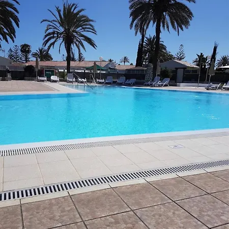 Apartament Buzzstays: 1-bed Bungalow, Garden, Near Yumbo & Maspalomas (Gran Canaria)