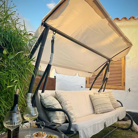 Apartament Buzzstays: 1-bed Bungalow, Garden, Near Yumbo & *
