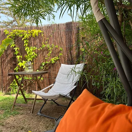 Buzzstays: 1-bed Bungalow, Garden, Near Yumbo &
